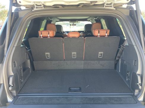 New 2026 Lincoln Navigator Reserve AWD/4WD image 16