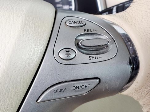 Used 2015 Nissan Murano Platinum w/ Platinum Technology Package FWD image 17