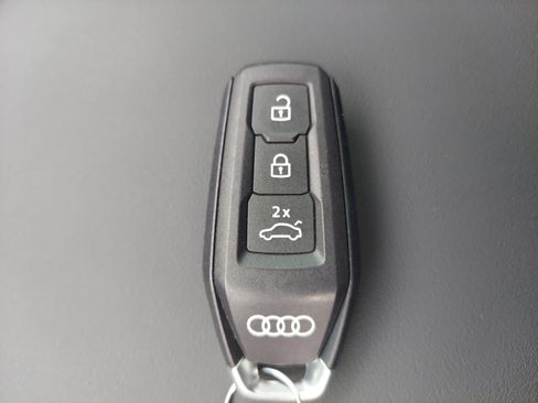 Used 2025 Audi Q5 Premium AWD/4WD image 32