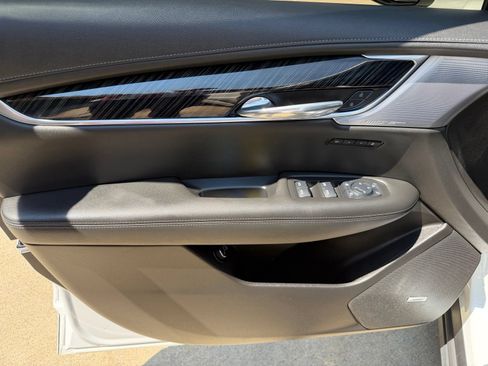 Used 2023 Cadillac XT6 Premium Luxury w/ Technology Package AWD/4WD image 9