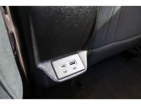 Used 2022 Chevrolet Bolt EUV LT image 28