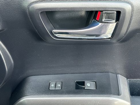 Used 2021 Toyota Tacoma TRD Off-Road image 20