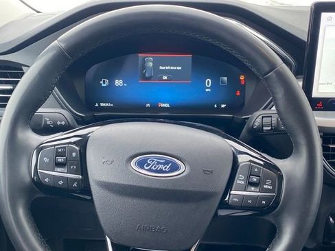 Used 2023 Ford Escape Platinum image 8