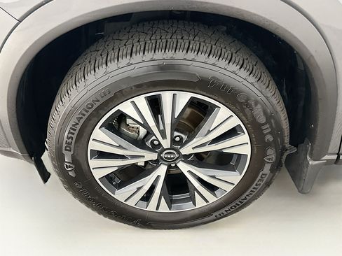 Used 2023 Nissan Rogue SV AWD/4WD image 11