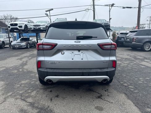 Used 2023 Ford Escape Platinum image 9