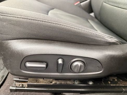 Used 2017 Chevrolet Malibu LT FWD image 33