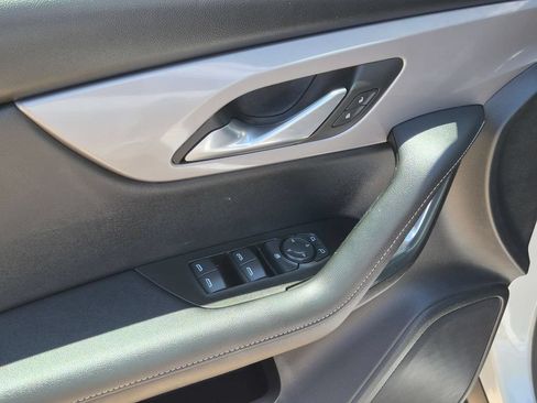 Used 2025 Chevrolet Blazer LT FWD image 13