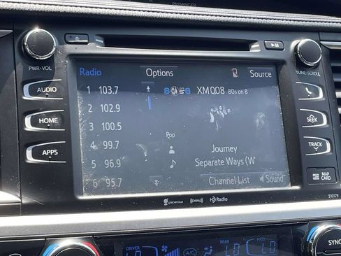 Used 2018 Toyota Highlander XLE FWD image 39