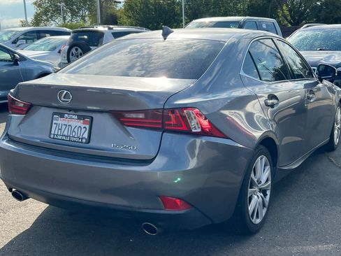 Used 2015 Lexus IS 250 RWD image 4