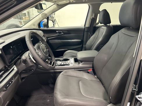 New 2026 Kia Carnival SX image 9