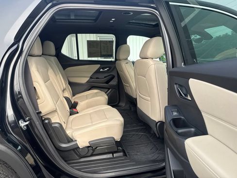 Used 2023 Chevrolet Traverse LT w/ LT Premium Package AWD/4WD image 22