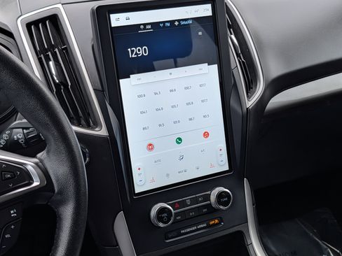 Used 2023 Ford Edge SEL image 18