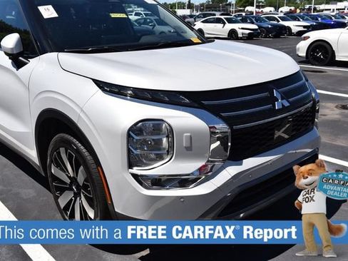 Used 2025 Mitsubishi Outlander SE AWD/4WD image 2