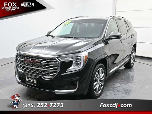 Used 2024 GMC Terrain Denali w/ Denali Premium Package image 13