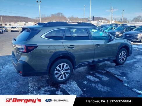 Used 2025 Subaru Outback Premium image 4