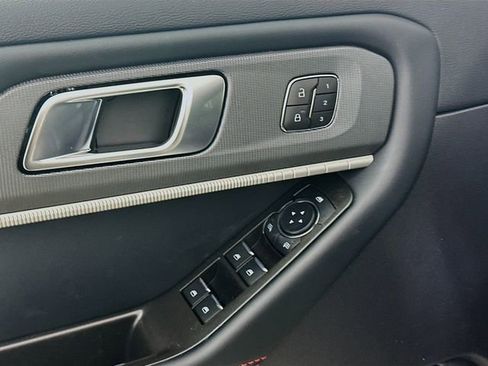 New 2026 Ford Explorer ST-Line w/ ST-Line Street Pack image 18