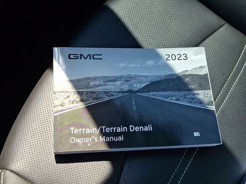 Used 2023 GMC Terrain Denali w/ Denali Premium Package AWD/4WD image 25