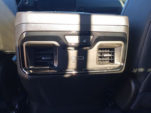 Used 2024 GMC Sierra 1500 AT4 w/ Technology Package image 26