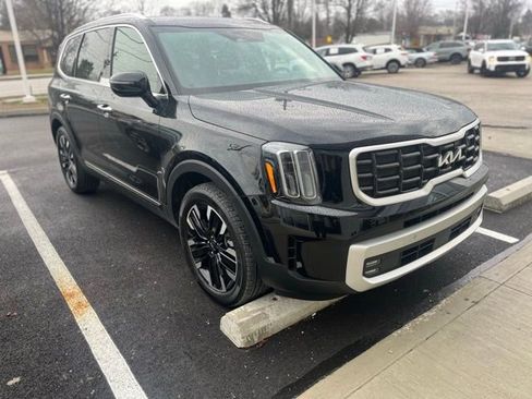 Used 2024 Kia Telluride SX Prestige w/ Towing Package image 2