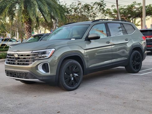 New 2026 Volkswagen Atlas SE FWD image 3