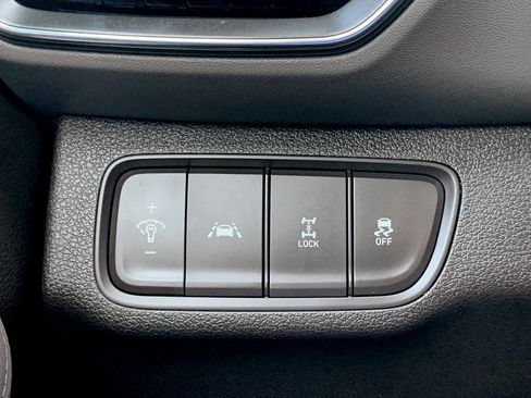 Used 2020 Hyundai Santa Fe SE AWD/4WD image 15