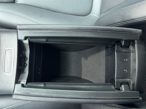 Used 2021 Mercedes-Benz GLB 250 GLB 250 NAV,CAM,PANO,HTD STS,B w/ Premium Package image 31