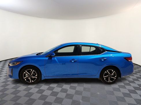 Used 2024 Nissan Sentra SV FWD image 2