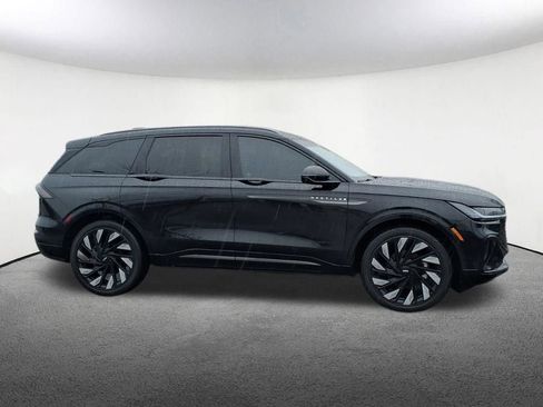 Used 2024 Lincoln Nautilus Reserve w/ Equipment Group 202A image 6