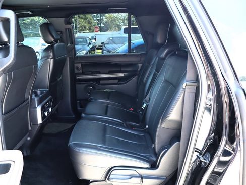 Used 2018 Ford Expedition Max XLT w/ Equipment Group 202A AWD/4WD image 22