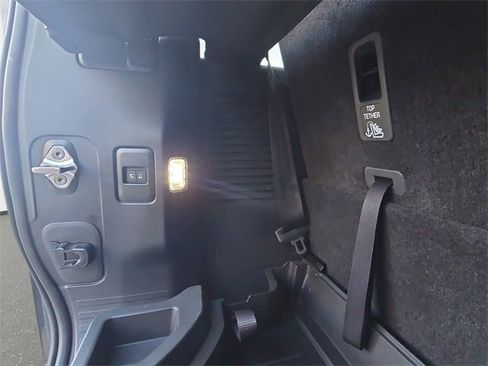 Used 2024 Land Rover Defender 130 S image 14