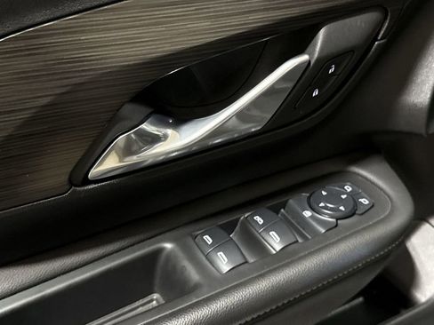 Used 2024 GMC Terrain SLE FWD image 20