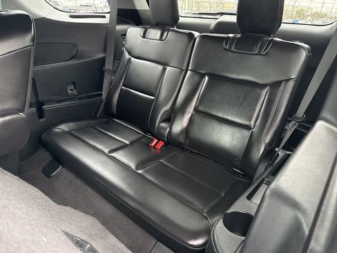 Used 2022 Ford Explorer XLT w/ Equipment Group 202A image 18