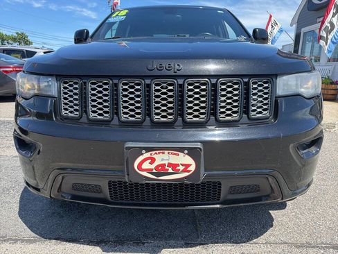 Used 2018 Jeep Grand Cherokee Altitude AWD/4WD image 2