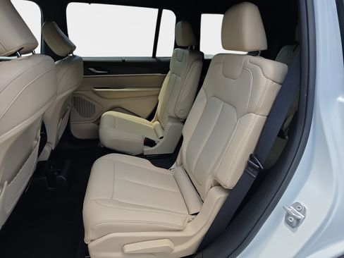 Certified 2023 Jeep Grand Cherokee L Limited w/ Luxury Tech Group II AWD/4WD image 12