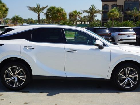 Used 2025 Lexus RX 350 Premium w/ Convenience Package FWD image 4