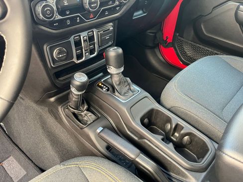 Used 2025 Jeep Wrangler Sport S image 40