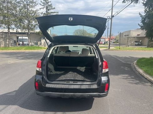 Used 2013 Subaru Outback 2.5i image 6