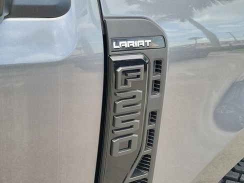 Used 2023 Ford F250 Lariat w/ Lariat Ultimate Package AWD/4WD image 11