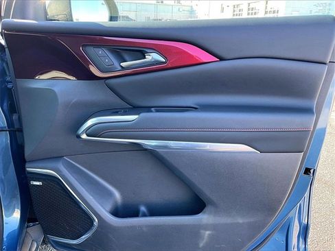 Used 2024 Chevrolet Traverse Z71 w/ Enhanced Driving Package image 12