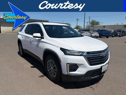 Used 2023 Chevrolet Traverse LT FWD image 1