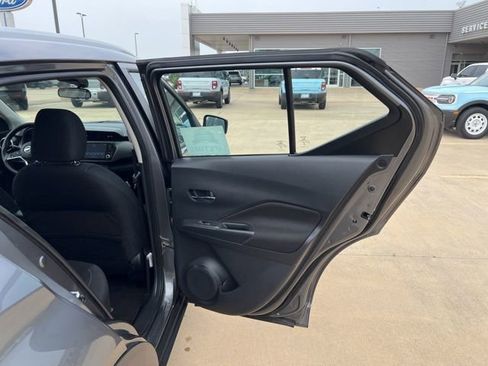 Used 2024 Nissan Kicks SV FWD image 19