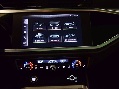 Used 2021 Audi Q3 2.0T Premium w/ Convenience Package image 29