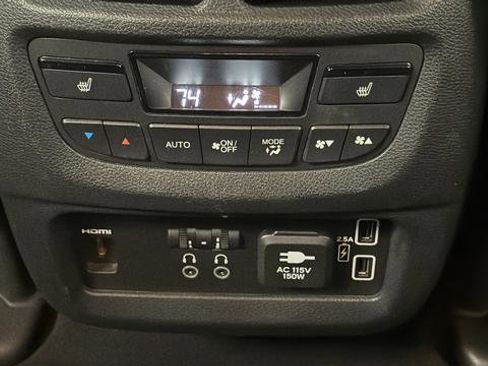 Used 2020 Honda Pilot Touring image 35
