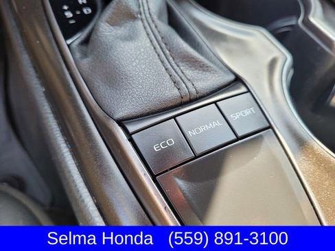 Used 2024 Toyota Camry SE image 21
