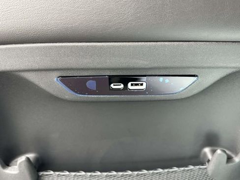 New 2026 Chrysler Pacifica Select image 9