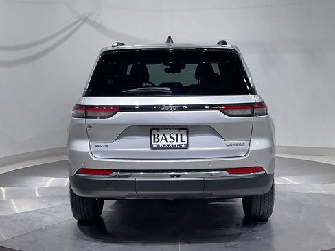 Used 2023 Jeep Grand Cherokee Laredo AWD/4WD image 12