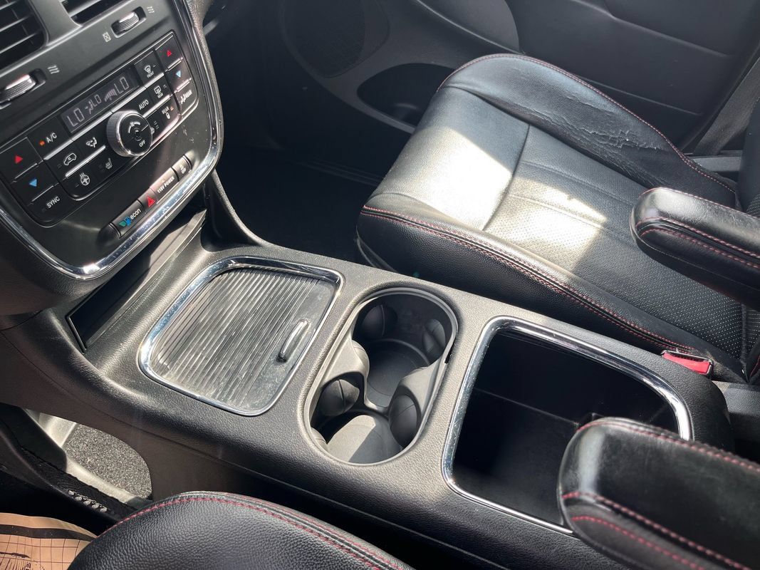 Used 2014 Dodge Grand Caravan R/T w/ Driver Convenience Group FWD image 20
