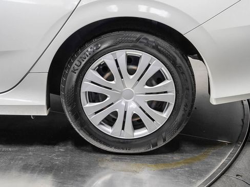 Used 2019 Honda Civic LX image 10