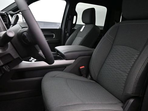 New 2026 RAM 2500 Big Horn AWD/4WD image 13