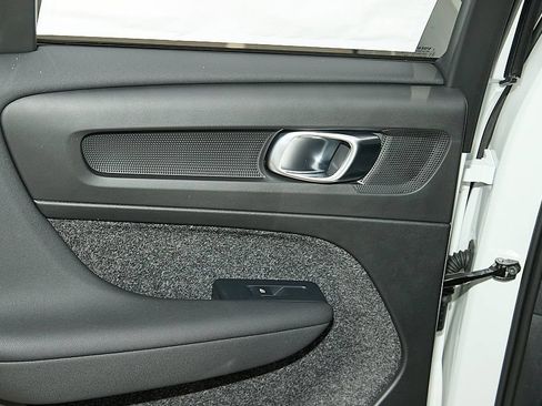 New 2026 Volvo XC40 B5 Plus w/ Protection Package Premier AWD/4WD image 19